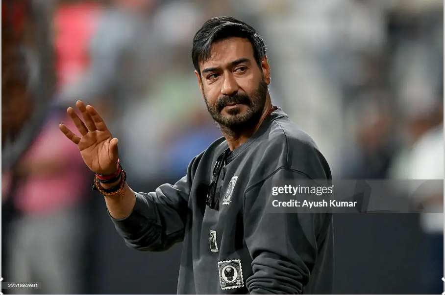 সমালোচনার মুখে অজয় ​​দেবগন