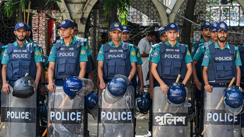 ১৫ আগস্ট ঘিরে রাজধানী জুড়ে কঠোর অবস্থানে পুলিশ