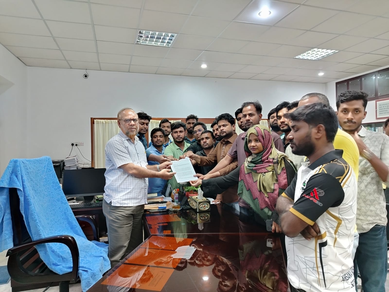 রাকসুর অর্থ আত্মসাৎের অভিযোগ, তদন্তের দাবিতে ছাত্রদলের স্মারকলিপি