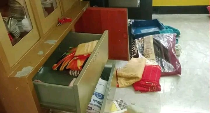 লোহাগাড়ায় প্রবাসীর ঘরে চুরি