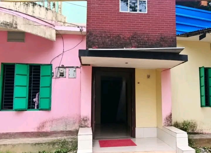 লোহাগাড়ায় অস্ত্রের মুখে জিম্মি করে বসতঘরে ডাকাতি