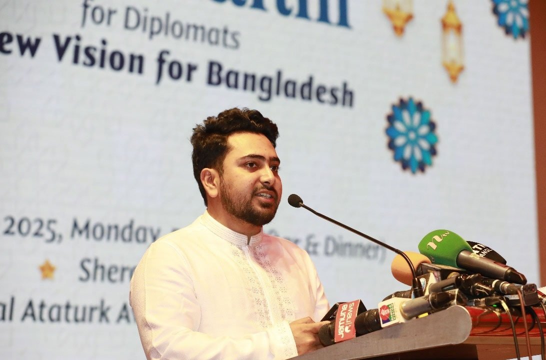 আওয়ামী লীগ পথ অনুসরণ করছে বর্তমান সরকার: নাহিদ