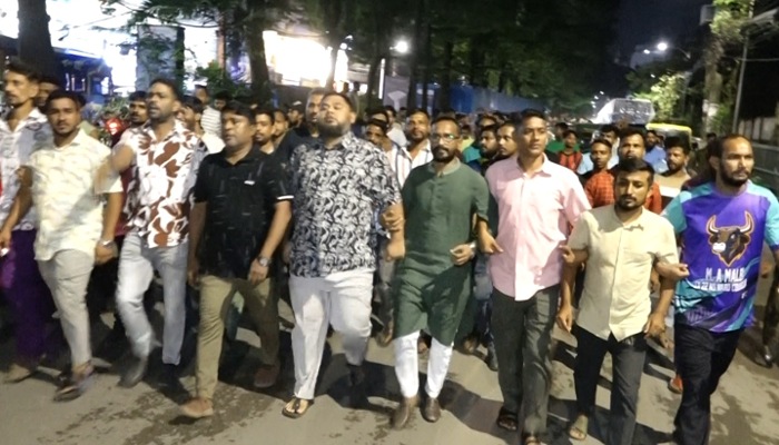 চট্টগ্রামে ছাত্রলীগের মিছিলের প্রতিবাদ স্বেচ্ছাসেবক দলের বিক্ষোভ